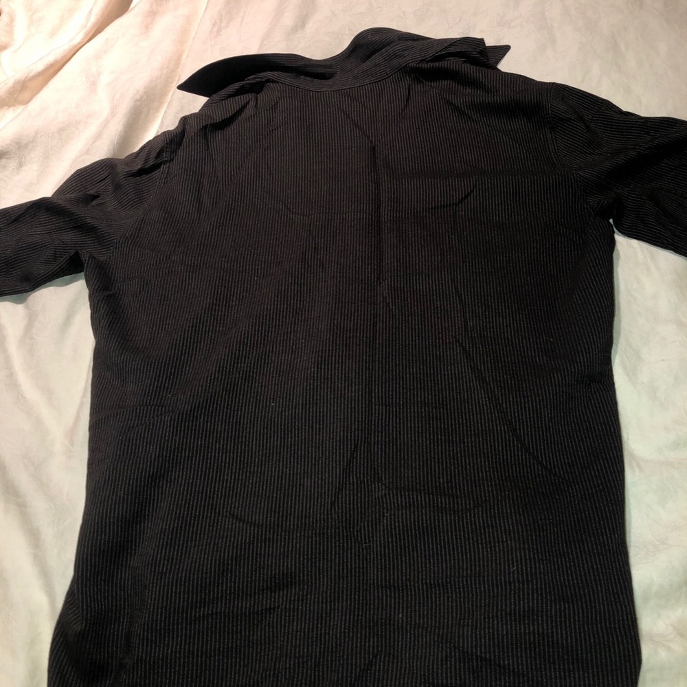 Button down - Picture 2 of 3